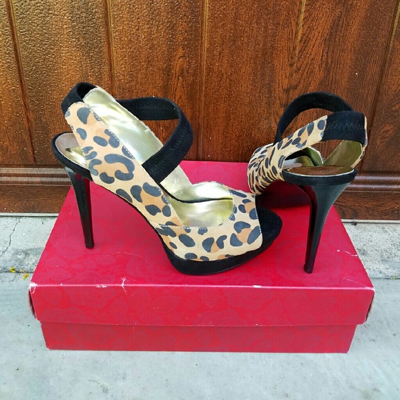 Sexy Carlos Santana Leopard Print Heels - Picture 4 of 4